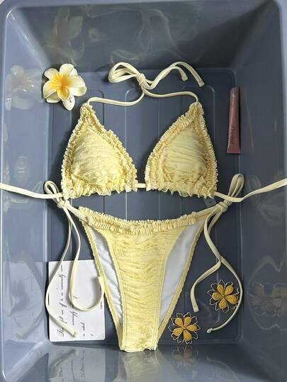 SHEIN Glamour Bộ bikini hai mảnh dành cho nữ, chất liệu vải có họa tiết, xếp ly, cổ yếm và quần buộc dây bên hông, thích hợp cho mùa hè đi biển.