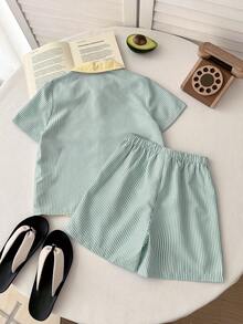 SHEIN Little Byeori 男童撞色条纹印花纽扣前开襟休闲短袖衬衫套装 - 彩色 - 查看 2