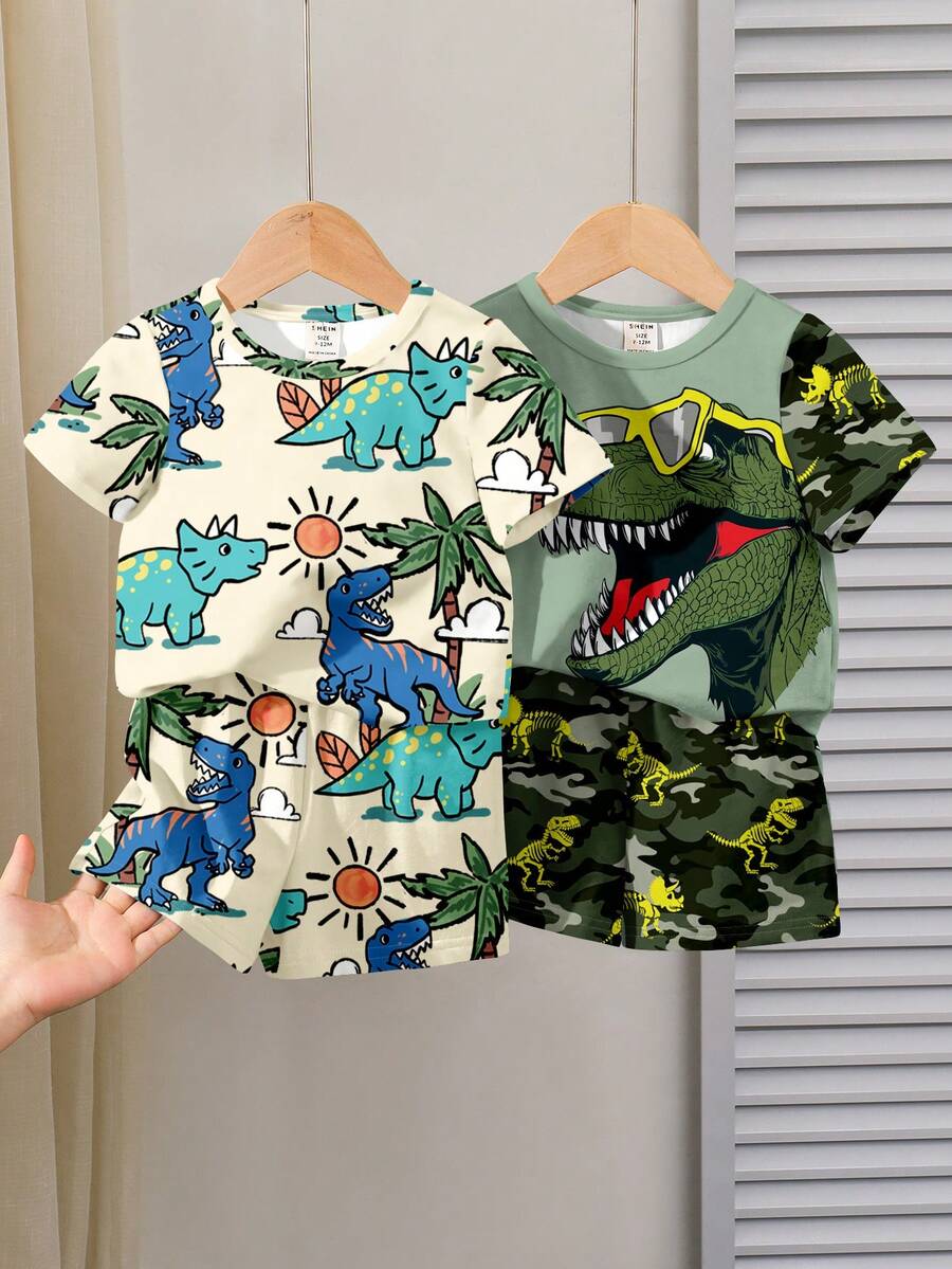 SHEIN Conjunto de 2 piezas para bebé niño: Estilo casual Y2K con estampados de dinosaurio, camuflaje, plantas tropicales, vacaciones y graffiti en camiseta de manga corta de cuello redondo y pantalones cortos, adecuado para primavera/verano, excelente para estilo callejero - Multicolor - Ver 1