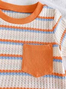 SHEIN Streecool Kids Bộ đồ mùa hè cho bé trai, gồm áo thun ngắn tay có túi kẻ sọc và quần short. - Nhiều màu - Xem 6
