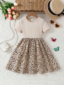 Emery Rose Kids Emery Rose Kids Đầm dệt kim màu trơn cổ tròn chất liệu chiffon họa tiết hoa ở gấu váy kiểu dáng thường ngày cho bé gái. - Màu be - Xem 2