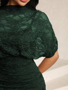 Modelyn Gaun Tanpa Lengan Panjang Sedang Model Baru dengan Kerah Perahu, Potongan Pas Badan, Detail Ruffle di Pinggang, dan Detail Lubang-lubang, Seksi, dan Potongan Berongga - Dark Green - View 6