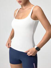 Loungeista Camiseta de tirantes de mujer de hilo de punto blanco, camiseta de tirantes con escote cuadrado y espalda descubierta, sección delgada con sujetador incorporado, camiseta de sujetador de moda simple y casual, personalizada, para compras, fiestas en casa, con tirantes, top para hacer ejercicio - Blanco - Ver 6
