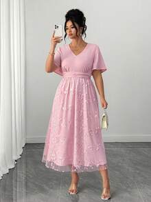 Elenzga Vestido casual de manga corta elegante para vacaciones con cuello en V, diseño de cintura fruncida, volantes en las mangas, parche de malla con estampado floral y corte evasé para mujer de talla grande - Rosa - Ver 1