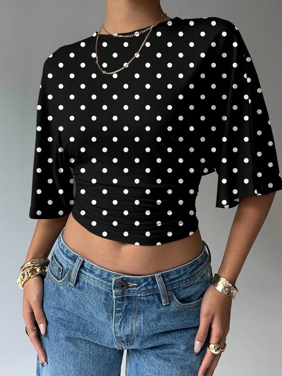 Aloruh Blusa de mujer de unicolor con cuello redondo, mangas tipo murciélago y diseño fruncido, top corto de moda - Blanco y Negro - Ver 1