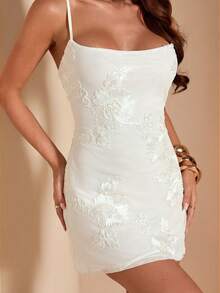 SHEIN BAE Đầm ngắn ôm sát màu xanh dương, hở lưng, dây buộc, đính sequin, dáng đuôi cá, cổ khoét sâu, không tay, thích hợp cho kỳ nghỉ hè ở bãi biển. - trắng - Xem 6