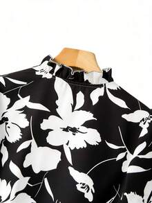 Qadelle Elegant V-Neck Ruffle Floral Print Petal Sleeve Loose Long Sleeve Women Blouse - Black - View 5