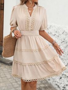 EMERY ROSE Damen Lässig Spitzenbesatz Mini Kleid für den Urlaub - Aprikosenfarben - Übersicht 7