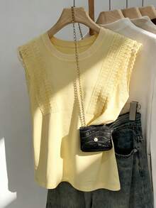 Modelyn Camiseta suelta, favorecedora y versátil con diseño de manga corta, cuello redondo y parches de encaje - Amarillo - Ver 7