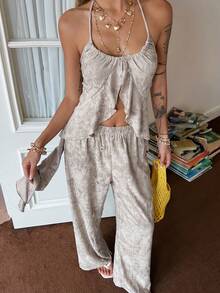 DAZY Bộ đồ 2 món dành cho nữ: áo hai dây viền bèo nhún nhuộm tie-dye và quần ống rộng rách. - Màu Khaki - Xem 5