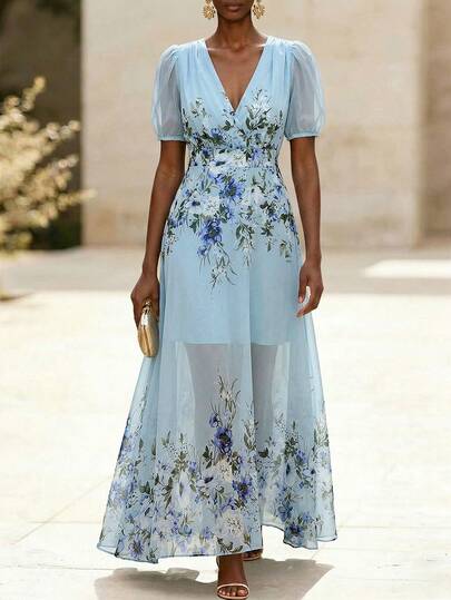 SHEIN Clasi Đầm voan cổ chữ V họa tiết hoa nhí cỡ lớn, thích hợp cho mùa hè.