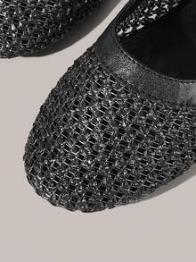 Styleloop Giày nữ đế bằng ngoài trời, mũi tròn, kiểu dáng nghỉ dưỡng, chất liệu rơm, khóa đôi, giày đế bằng nữ, phong cách nghỉ mát, phong cách BOHO, phong cách retro Mỹ, phong cách Bohemian, phong cách miền Tây, phong cách lễ hội âm nhạc, phong cách dự tiệc. - màu đen - Xem 5