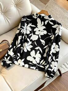Qadelle Elegant V-Neck Ruffle Floral Print Petal Sleeve Loose Long Sleeve Women Blouse - Black - View 2