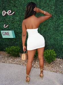 Chea Andrea 女式性感修身露肩金属扣迷你连衣裙 - 白色 - 查看 2