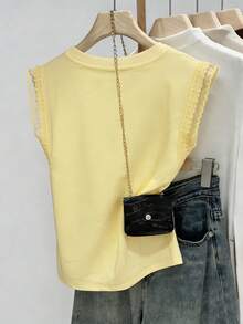 Modelyn Camiseta suelta, favorecedora y versátil con diseño de manga corta, cuello redondo y parches de encaje - Amarillo - Ver 5