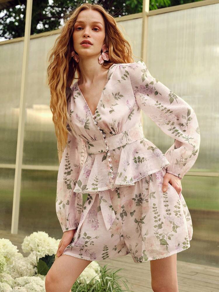 ELEGANT SWEET RETRO LIGHT PINK LONG SLEEVE LANTERN SLEEVE V-NECK TOP & WIDE-LEG SHORTS TWO PIECES SET FOR WOMEN | RANDOM FLORAL PATTERN FABRIC), FAUX PEARL EMBELLISHMENT TOP WITH WAIST CINCH DETAIL & SHORTS, IDEAL FOR SPRING/SUMMER CELEBRATIONS, GARDEN PARTIES, WEDDING GUEST EVENTS, VALENTINE'S DAY, EASTER, CASUAL OUTINGS & SWEET RETRO STYLING