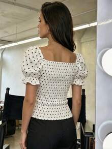 SHEIN PariChic 常规款女士短袖波点衬衫，露肩短袖，弹性荷叶边袖口，撞色蕾丝饰边胸前，修身版型，时尚性感女士短袖波点衬衫 - 彩色 - 查看 2
