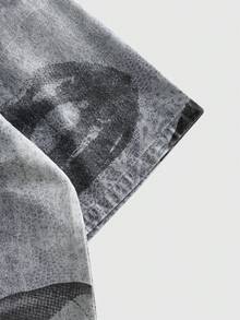 ROMWE MEN Street Life Áo sơ mi denim nam tay ngắn, in họa tiết toàn thân, cài cúc phía trước, kiểu dáng thường ngày. - màu nâu - Xem 4
