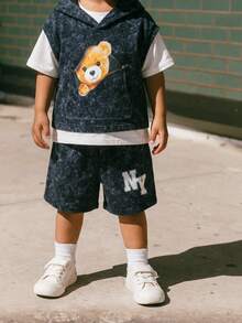 SHEIN 2 piezas Conjunto informal de verano para niño pequeño con camiseta con capucha y pantalones cortos, diseño de oso - Multicolor - Ver 4