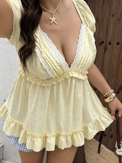 SHEIN CURVE+ Áo kiểu nữ mùa xuân/hè mới, thanh lịch, gợi cảm, kẻ sọc, chất liệu vải dệt, xếp ly sâu, tay phồng, dây đeo vai, thắt eo, dáng ôm, phong cách boho, ngọt ngào kiểu công chúa Pháp, áo tay phồng trang trí nơ, thắt eo, dáng ôm, cỡ lớn.