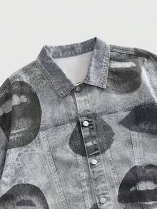 ROMWE MEN Street Life Áo sơ mi denim nam tay ngắn, in họa tiết toàn thân, cài cúc phía trước, kiểu dáng thường ngày. - màu nâu - Xem 3
