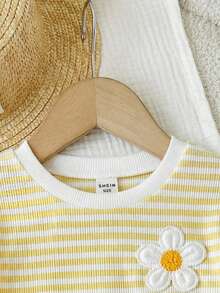 LMoss Kids Bộ 2 món áo thun cổ tròn kẻ sọc dệt kim cho bé gái và quần short - Màu vàng - Xem 5