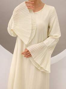 Graceveil Đầm dáng suông đuôi cá màu be, chất liệu có họa tiết, kiểu dáng thanh lịch, tôn dáng, thích hợp cho nữ. - Màu be - Xem 1