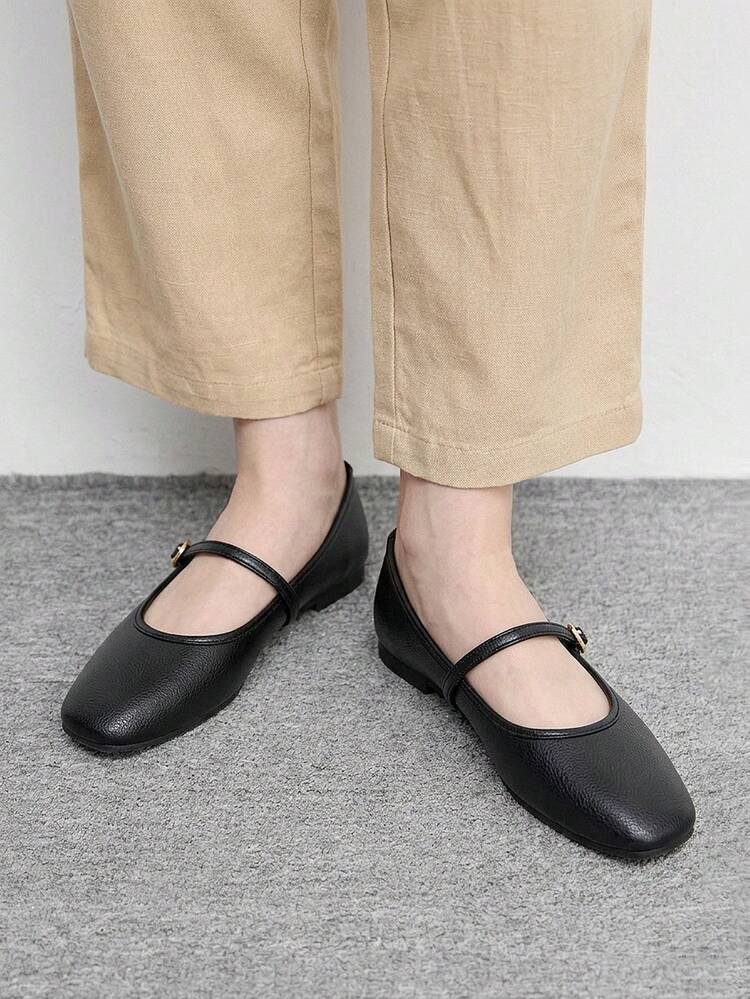 CUCCOO BIZCHIC Mary Jane, Women's Shoes With Soft Leather And Low Vamp.