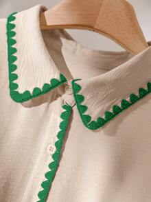 CosyJoli 大码休闲撞色滚边前扣口袋短袖衬衫 - 杏色 - 查看 3