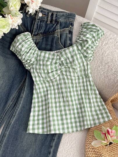 Áo thun kẻ caro hở lưng dáng casual cho bé gái tuổi teen, thiết kế tối giản và thoải mái, thích hợp cho mùa xuân/hè.