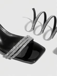 CUCCOO SZL Sandal Wanita Motif Persegi Hitam dengan Hiasan Berlian Imitasi dan Gelas Anggur, Sepatu Kerja Serbaguna yang Lembut dan Elegan untuk Perjalanan ke Kantor dan Musim Panas. - Hitam - View 5