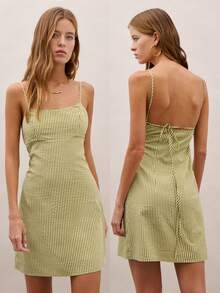 Nöista 条纹迷你连衣裙，方领设计，后背配有可调节肩带。适合夏季、春季、假日、节日、度假等场合。 - 綠色 - 查看 1