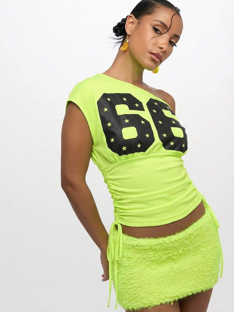 SUMWON WOMEN Áo thun nữ trễ vai, nhún bèo, in số 69 và họa tiết ngôi sao, vạt áo rộng rãi có dây rút. - màu xanh lá - Xem 8