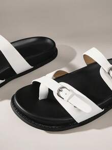 Solecia Sandalias planas cómodas para caminar en casa o al aire libre, con hebilla de dos palabras, de estilo sencillo para damas en primavera y verano - Blanco - Ver 5