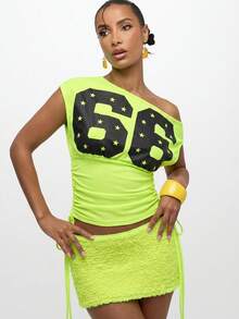 SUMWON WOMEN Kaos Grafis Wanita Model Off Shoulder dengan Detail Angka 69 dan Bintang, Model Longgar dengan Tali Serut di Bagian Bawah. - Hijau - View 6
