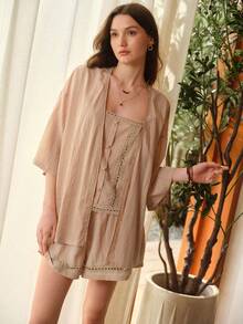 MOTF PREMIUM Bộ đồ ngủ 3 món dành cho nữ, gồm áo hai dây ren phối màu tương phản, quần short và áo choàng. - Màu Khaki - Xem 7