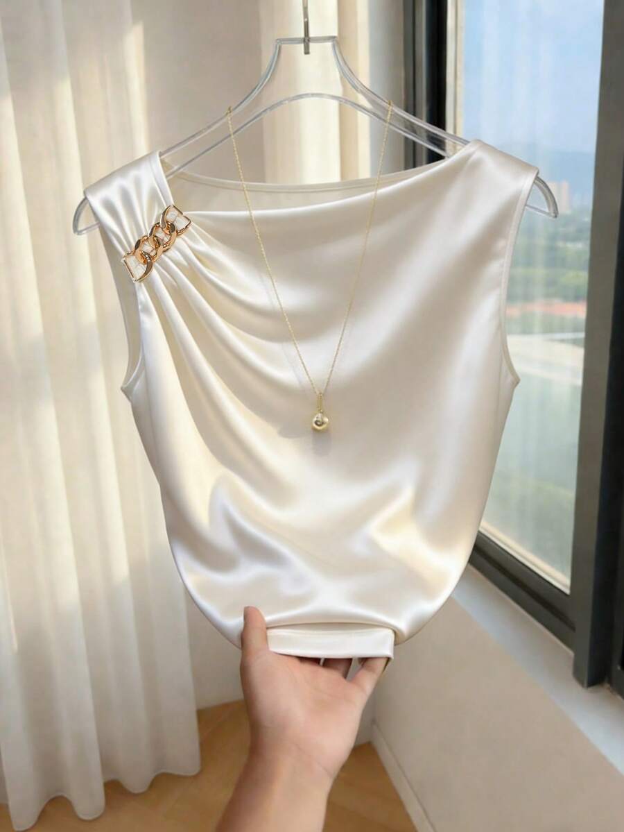 Franclia 女士优雅衬衫，时尚金属纽扣衬衫，不对称领衬衫，缎面光泽衬衫，春夏百搭衬衫 - 白色 - 查看 1