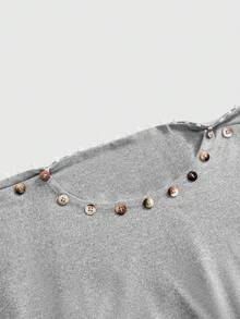ROMWE Avant Handmade Button Waist Crop Top For Fashionable Women - Light Grey - View 3