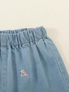 SHEIN Vintaside Kids 2 Stücke/Set Leichte Lässig Passform Süße Floral Stickerei Denim Trägerhemd & Weite Denim Hose für Kleine Mädchen, aus leichtem, weichem Baumwolldenim gefertigt, Muss-haben für Mädchen, geeignet für Frühling/Sommer Lässig, OOTD, Ausflüge, Partys, Neuerscheinung Frühling/Sommer 2026 - Helle Waschung - Übersicht 11