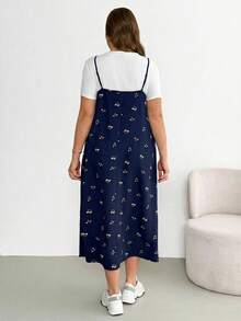 SHEIN Essnce Bộ đồ hai mảnh thời trang xuân/hè dành cho nữ cỡ lớn, kiểu dáng thoải mái, rộng rãi, cơ bản, đa năng, tôn dáng: Áo ngắn tay màu trắng và váy dài hai dây in hoa màu đen, trang phục mùa hè, phong cách đơn giản, trang phục sân bay, trang phục đi nghỉ mát. - Màu xanh hải quân - Xem 2