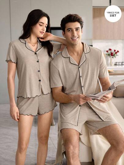 CoupledUp Bộ đồ mặc nhà đôi nam màu kaki cổ chữ V, dáng suông, viền sọc, chất liệu vải dệt kim mềm mại, rủ nhẹ, tay ngắn, thích hợp cho mùa xuân/hè/thu.