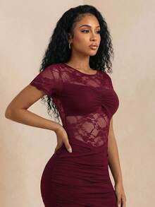 SHEIN Raffinéa Đầm ngắn nữ cổ tròn, xếp ly ren tương phản và vạt chéo. - Màu Đỏ Sâu - Xem 7