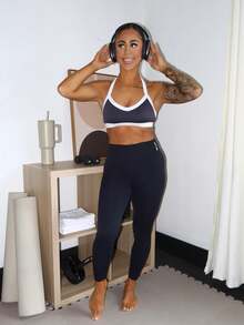 SAYEHFBABY 1pc Basic Racerback Sports Bra, Moisture Wicking Fabric, Adjustable Straps, Grey With White Trim, Seamless Design For Fitness, Yoga - Multicolor - View 4