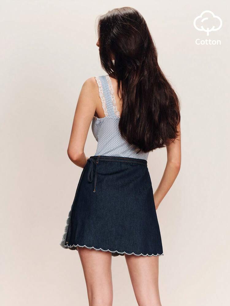 スカラップヘム付きダークデニムコットンミニスカート。シンプルでかわいい夏のスカート。