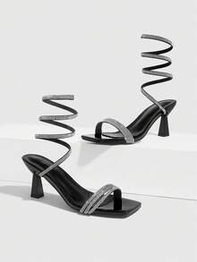 CUCCOO SZL Sandal Wanita Motif Persegi Hitam dengan Hiasan Berlian Imitasi dan Gelas Anggur, Sepatu Kerja Serbaguna yang Lembut dan Elegan untuk Perjalanan ke Kantor dan Musim Panas. - Hitam - View 1