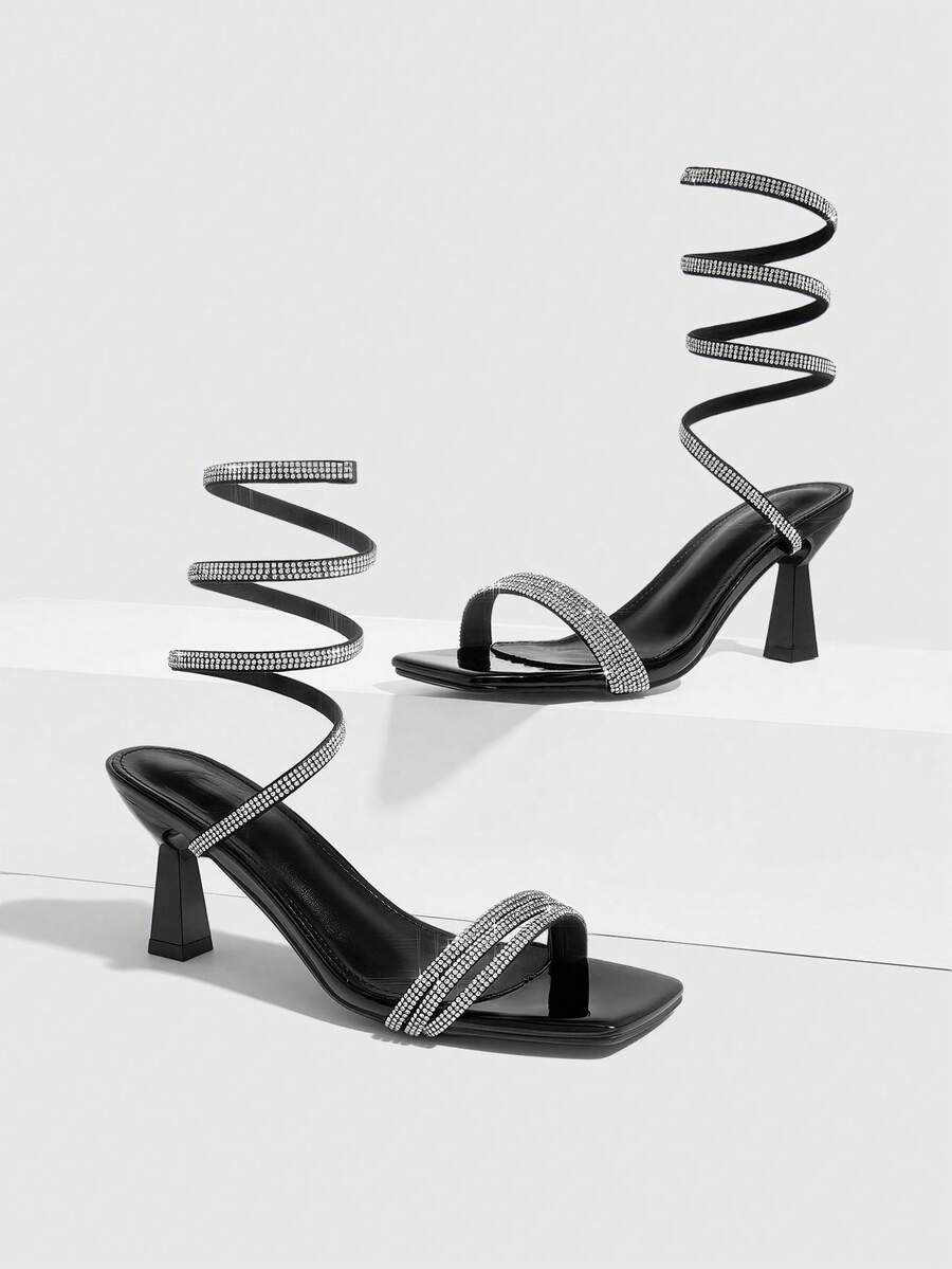 CUCCOO SZL Sandal Wanita Motif Persegi Hitam dengan Hiasan Berlian Imitasi dan Gelas Anggur, Sepatu Kerja Serbaguna yang Lembut dan Elegan untuk Perjalanan ke Kantor dan Musim Panas. - Hitam - View 1