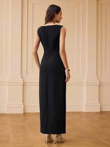 ZEYLAH VESTIDO HECHO A MANO CON ESCOTE DE BARCO EMBELLECIDO CON diamante de imitación Y ABERTURA - Negro - Ver 3