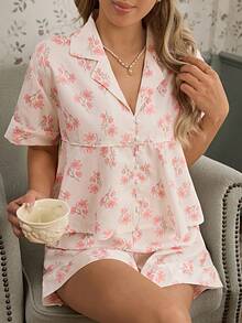 Bộ đồ ngủ nữ tay ngắn và quần short in hoa, kiểu dáng lãng mạn với cổ ve áo, dáng rộng, gồm 2 món. - Nhiều màu - Xem 4