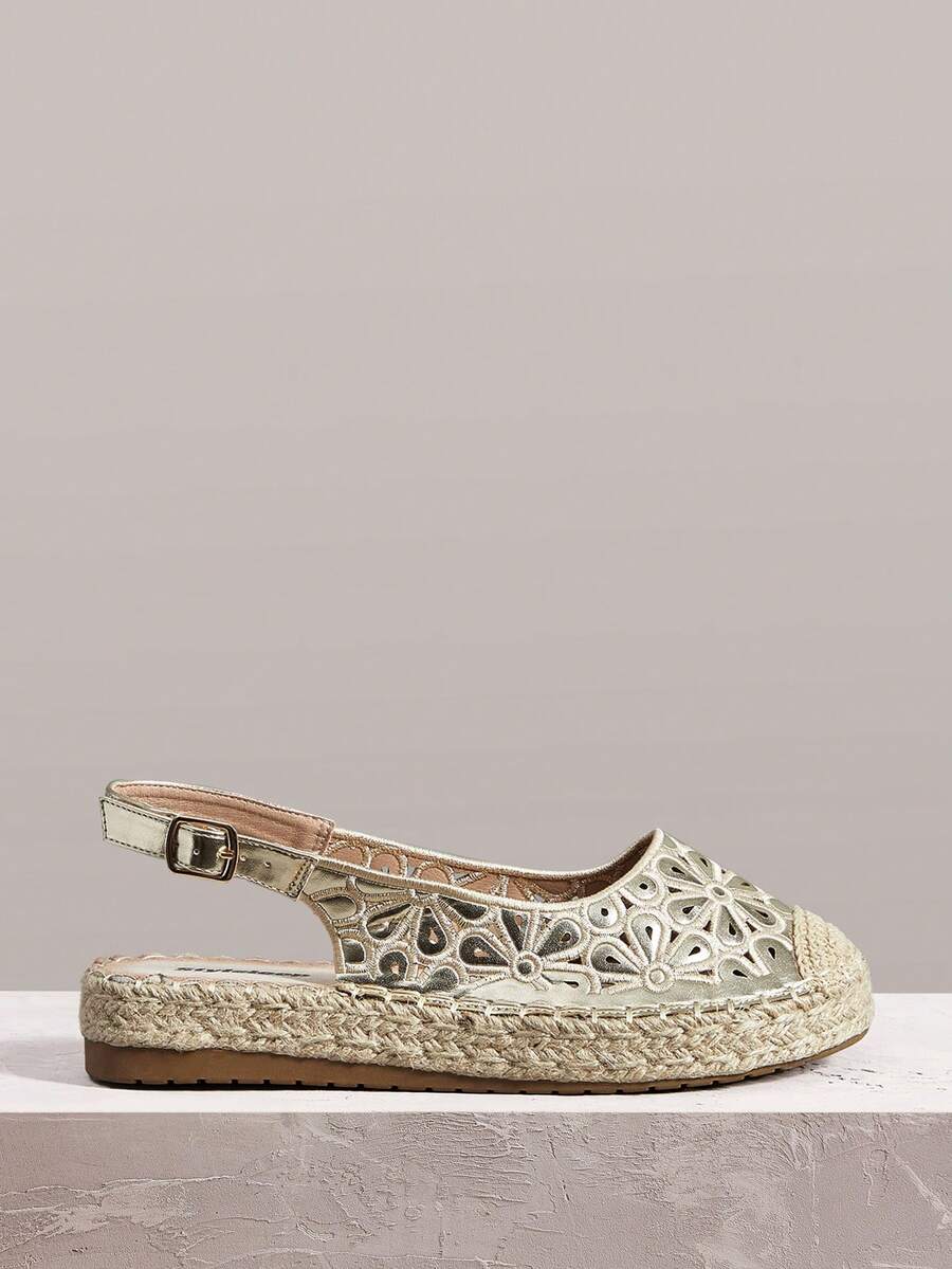 Styleloop Sandal nữ đế bằng, mũi tròn, thêu hoa điện tử, dây gai rỗng, thích hợp đi biển, nghỉ mát. - Vàng - Xem 1