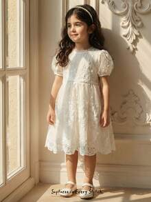 Cozy Pixies Đầm in hoa cho bé gái, cổ tròn, tay cánh hoa, eo thắt. - trắng - Xem 10